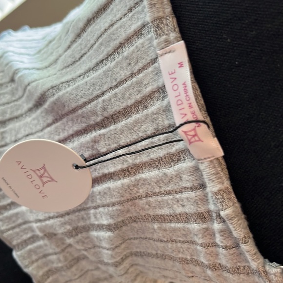 Gray crop top with adjustable straps Avidlove Medium NWT - Picture 8 of 8